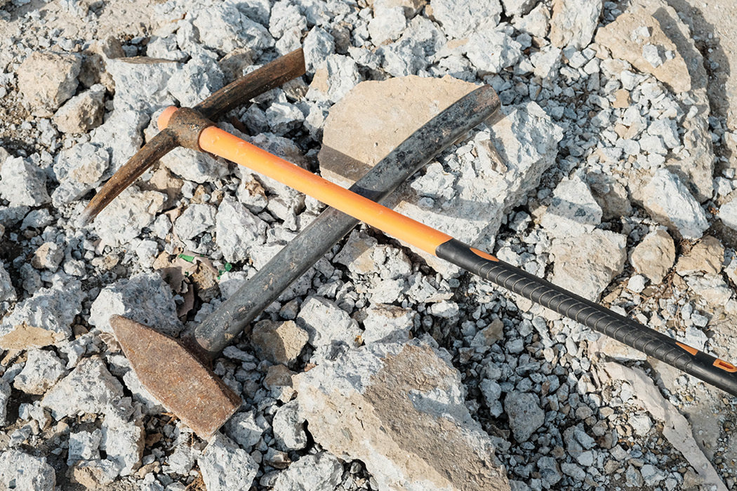 How Does A Rock Hammer Work
